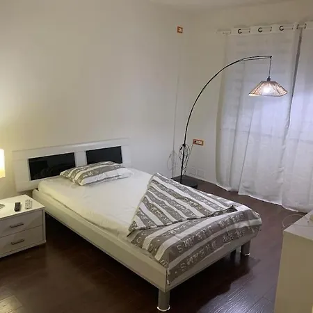 4a Apartment *